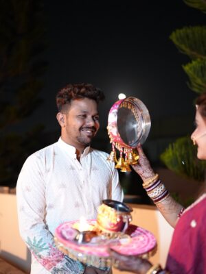 Alisha Rajput Instagram - 1 karwachauth was soo special thanku soo much @oye_indori  for always supporting me , treating me like queen 😘😘❤️ and Dyson hi kya bolu 😍😍😍 Thanku Thanku 😘😘