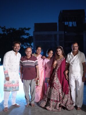 Alisha Rajput Instagram - 1 karwachauth was soo special thanku soo much @oye_indori  for always supporting me , treating me like queen 😘😘❤️ and Dyson hi kya bolu 😍😍😍 Thanku Thanku 😘😘