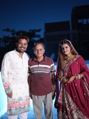 Alisha Rajput Instagram - 1 karwachauth was soo special thanku soo much @oye_indori  for always supporting me , treating me like queen 😘😘❤️ and Dyson hi kya bolu 😍😍😍 Thanku Thanku 😘😘
