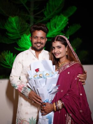 Alisha Rajput Instagram - 1 karwachauth was soo special thanku soo much @oye_indori  for always supporting me , treating me like queen 😘😘❤️ and Dyson hi kya bolu 😍😍😍 Thanku Thanku 😘😘