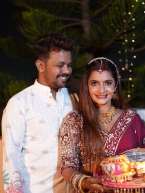 Alisha Rajput Instagram - 1 karwachauth was soo special thanku soo much @oye_indori  for always supporting me , treating me like queen 😘😘❤️ and Dyson hi kya bolu 😍😍😍 Thanku Thanku 😘😘