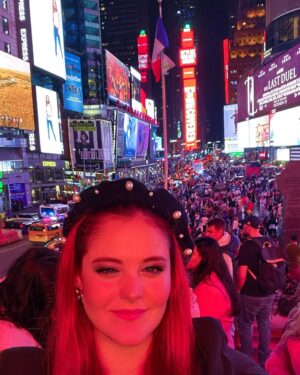 Allisson Lozz Instagram - Primer Noche en 🅽🅴🆆 🆈🅾🆁🅺 celebrando a las 𝐜𝐨𝐧𝐬𝐮𝐥𝐭𝐨𝐫𝐚𝐬 𝐄𝐬𝐭𝐫𝐞𝐥𝐥𝐚 🌟
🇺🇸 🇵🇷 🇲🇽 🇨🇴 🇵🇪
.
.
.
.
.
.
.
.
.
.
#newyork
#allissongtz
#mujeresemprendedoras
#usa #puertorico #mexico #colombia #peru
