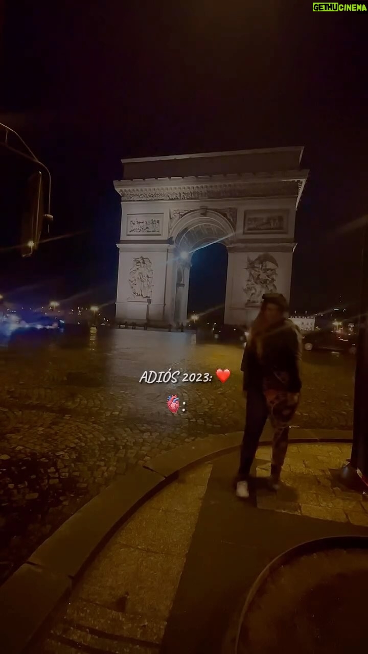 Allisson Lozz - 4K Likes - Gracias 2023 ✨❕
Este año fue uno de los años más difíciles de mi vida, pero también uno de los años de más descubrimientos y aprendizajes 😃❕

Inicié el año en Paris y conociendo España x primera vez, con mil metas y sueños por delante, pero la vida tenía otros planes😬, pero a pesar de mi mala salud logré cumplir muchas metas con la ayuda de mi Dios Jehová, mi familia y amigos amados
🥹💕!

La vida es hermosa solo por el hecho de poder vivirla y más si vives con una esperanza que le da sentido a todo (Apocalipsis 21:3y4)🤍…

Sin importar si es desde una cama o entre lágrimas, hoy de la mano de mi Dios y de los que me aman y amo sigo de pie, con nuevas metas y sueños para mi y para los míos, y alistando maletas para viajar por primera vez Perú 🇵🇪 este año, lista para comer ceviche “leche de tigre 😋 “ y ver a mi equipo maravilloso 🤍🎉!

Estoy muy emocionada por ver todo lo que nos traerá este 2024, aunque para mí no es un año más, si no un año menos (Salmos 37:10y11)❣️

En este perfil no nos rendimos jamás 💃🏻👑🎉💞❕

•
•
•
👑 Emprende dando click aquí para más info ⤵️
https://beacons.ai/allissonlozano

O en el 🔗en mi Biografía 💕

🇺🇸 🇵🇷 🇲🇽 🇨🇦🇩🇴 🇪🇸 🇨🇴 🇧🇷 🇵🇪
#emprendedores #teamimperio #emprendeusa #emprendepr #emprendeméxico #emprendecanada #emprendeperu #emprendeespaña #emprendecolombia #emprendeecuador #latinosenusa #mexico #puertorico #republicadominicana #españa #colombia #peru#trabajadesdecasa #emprendimiento #mujeresemprendedoras #hombresemprendedores #farmasi