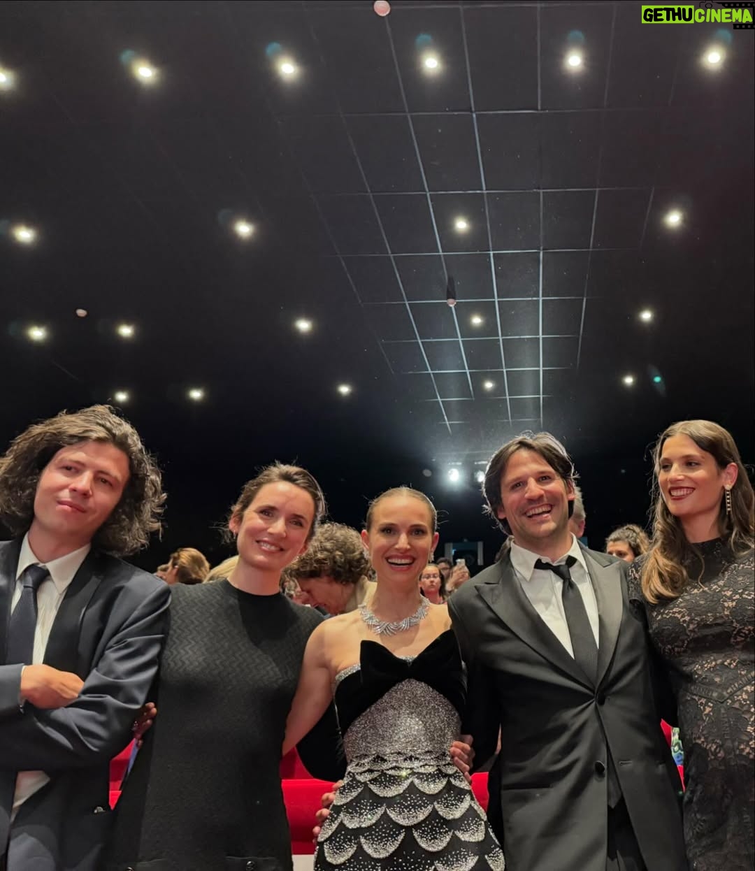 Alma Jodorowsky - 3.2K Likes - Cannes with a plus one 🐣❤️‍🔥

ARCO de @ugobienvenu 🌈 Bientôt en salles ! 🍿

@remembers_productions @mountaina @diaphana