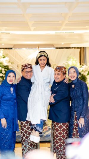 Alya Rohali Instagram - What a heartfelt moment .. I just wanna say thank you for all the love for @namiradjani . Beyond grateful. Thank you all families and friends❤️