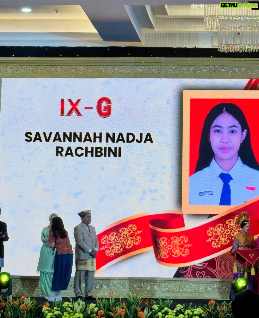 Alya Rohali - 6.1K Likes - Officially graduated from SMP Labschool Kebayoran , selamat ya vava ku , bungsuku, bayiku . Terimakasih ikhtiarnya di bangku SMP. We are so proud of you . 
Vava juga penutup kisah anak2ku di SMP Labsky. Terimakasih semua guru2 @labsky.jhs yang sudah memberikan ilmu dan menanamkan good values of life utk ketiga puteri kami . 
Welcome to the new phase vava .. Be brave embracing what’s ahead of you