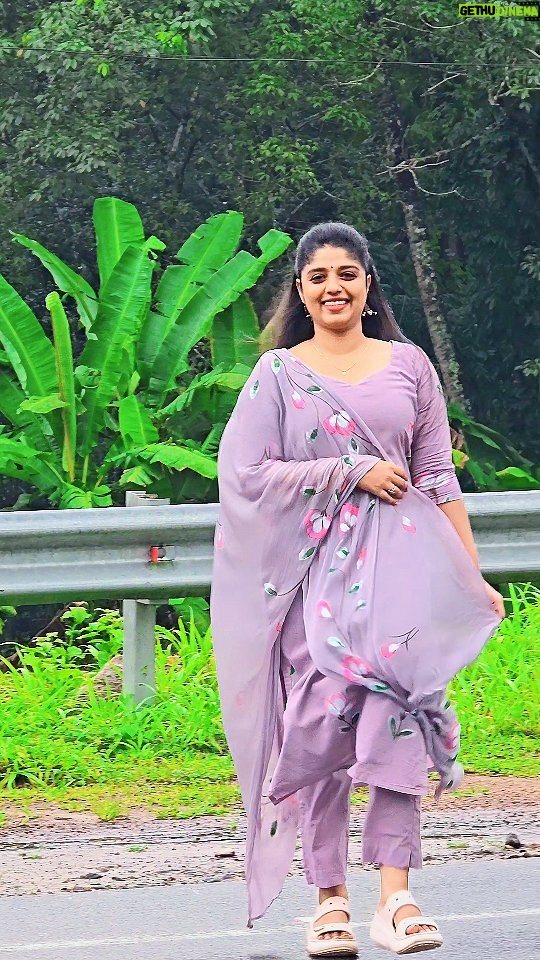 Amala Gireesan - 3K Likes - 🌷🌷🌷🌷🌷

Costume by @trendfashion0786 

📷  @paru__jimbru

#cottonchuridar #amalagireesan #actress #trending #reeloftheday #tamilsong #song