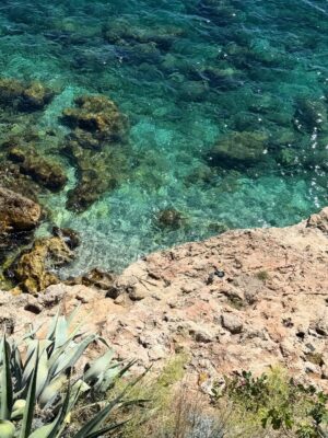 Amanda Lamb Instagram - Right that’s Dubrovnik ticked off.., absolutely mental in there.. never seen so many people in one place. Started the day with a swim in a secret spot behind the city walls and a coffee followed by more swimming and a beach front lunch.. Old Town was just insane… day at sea tomorrow then home for a whole month before I’m off again 😂
