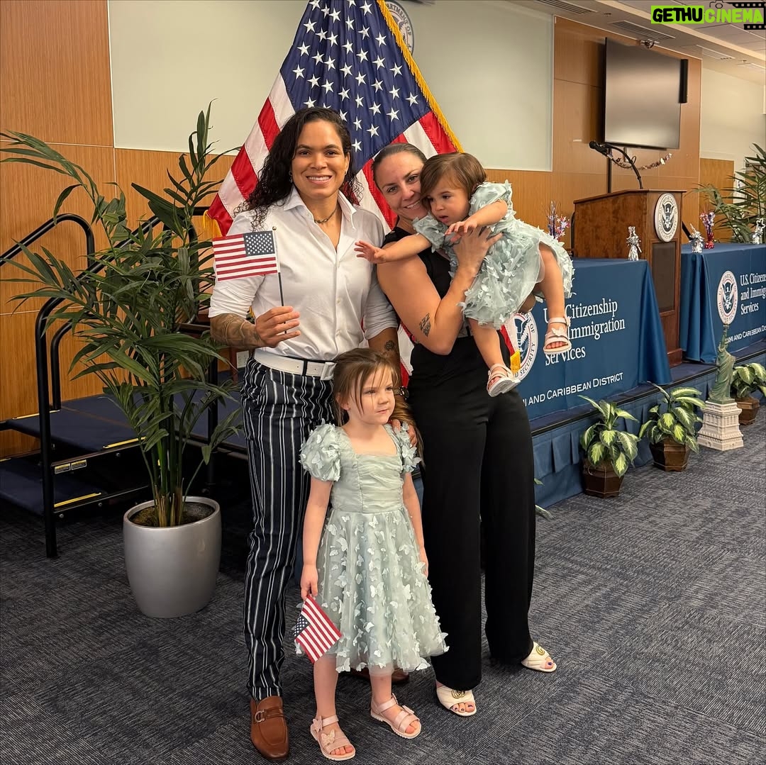 Amanda Nunes - 52.5K Likes - Now, I’m also an American citizen / Agora, também sou cidadã Americana. 🙏🏼