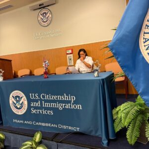 Amanda Nunes Instagram - Now, I’m also an American citizen / Agora, também sou cidadã Americana. 🙏🏼