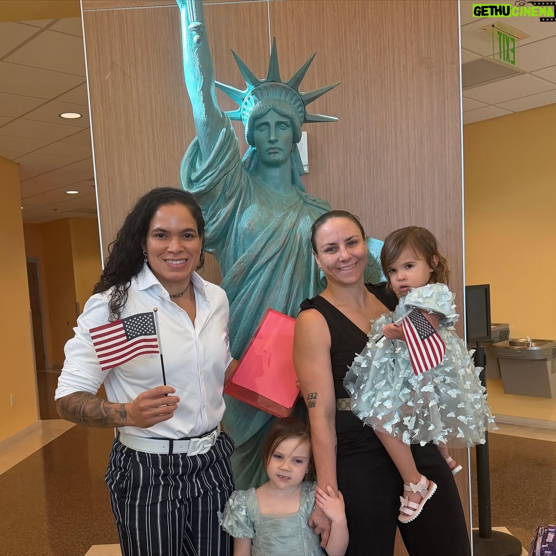Amanda Nunes - 52.5K Likes - Now, I’m also an American citizen / Agora, também sou cidadã Americana. 🙏🏼