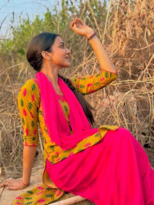 Amandeep Sidhu Instagram - Aapki Sneha✨
.
.
.
.
.
#amandeepsidhu #sneha #gangamaikibetiyan #zeetv #toodles