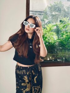 Actress Amar Khan HD Photos and Wallpapers September 2025