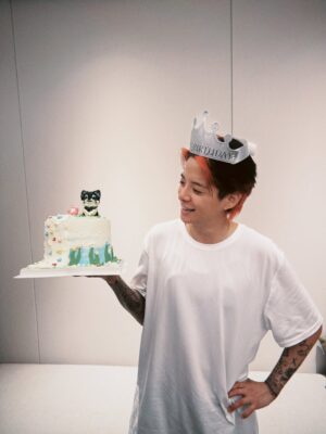 Amber Liu Instagram - i guess i can’t escape that I’m 33 now haha I swear the cakes(?) get more creative every year. THANK YOU EVERYONE FOR ALL THE BIRTHDAY WISHES!! So thankful to you all every day for keeping this ol’ llama trotting along. THANK YOU THANK YOU!