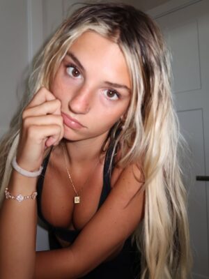 Ambie Bambii Instagram - close up & personal
