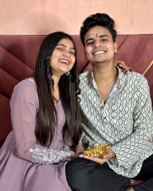 Amisha Instagram - Happy rakshabandhan ❤️🫶🏻 @__amisha17 @itz_ritesh_25 @tejal9666 @nitesh23612