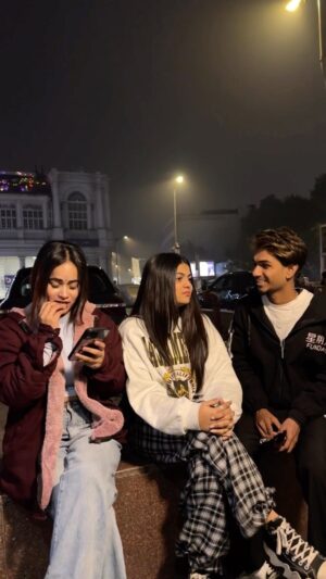 Amisha Instagram - Jb best friend girlfriend se pehele ho 💔  @__amisha17 @happy_singh_d1