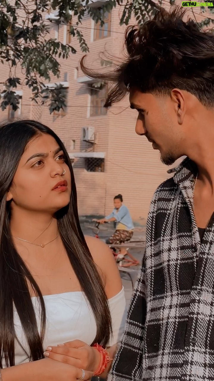 Amisha - 341K Likes - Meri nazro dekh Koe kami nhi h ❤️ @__amisha17 @happy_singh_d1