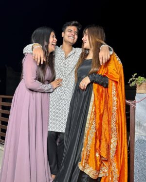 Amisha Instagram - Happy rakshabandhan ❤️🫶🏻 @__amisha17 @itz_ritesh_25 @tejal9666 @nitesh23612