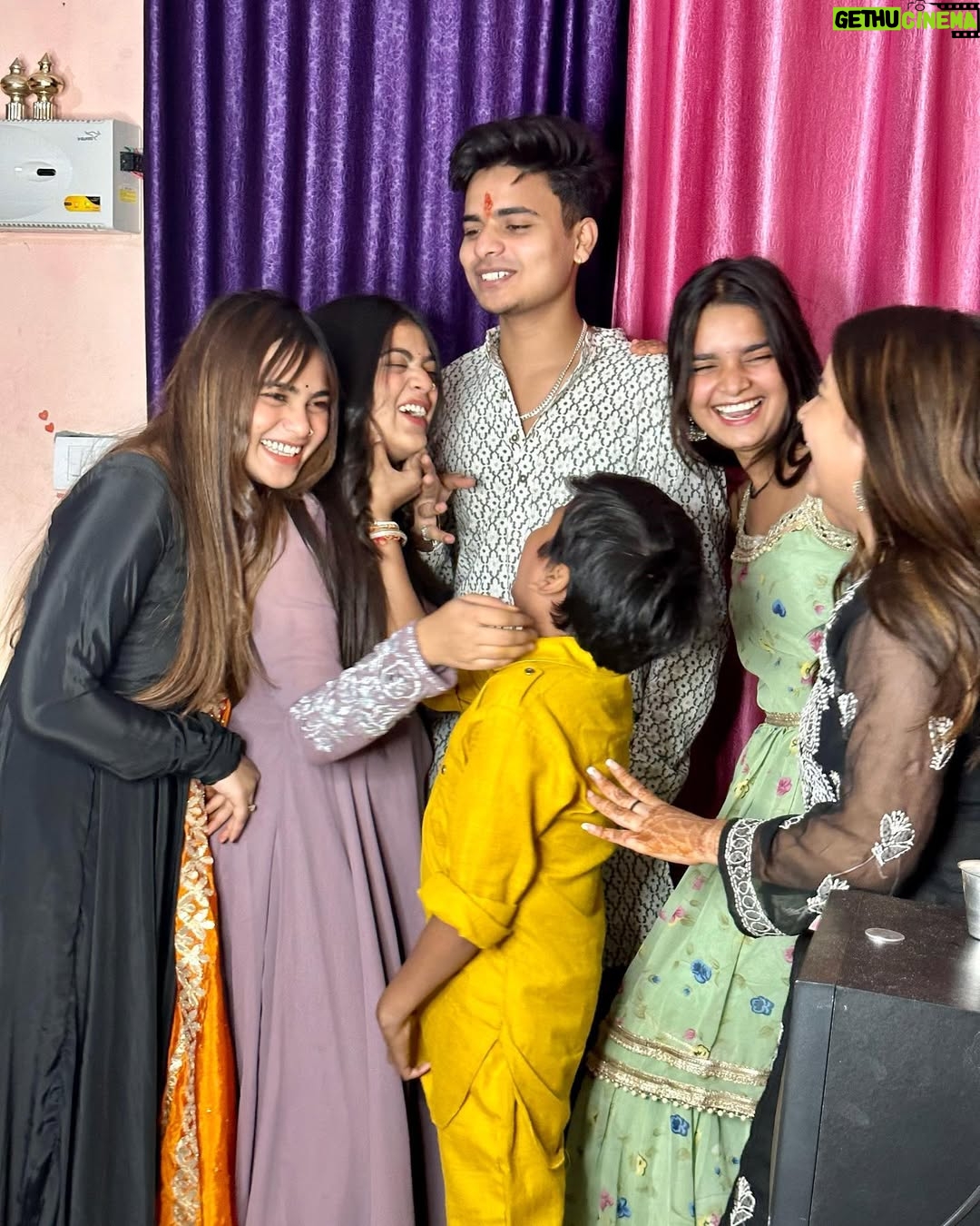 Amisha - 12K Likes - Happy rakshabandhan ❤️🫶🏻 @__amisha17 @itz_ritesh_25 @tejal9666 @nitesh23612