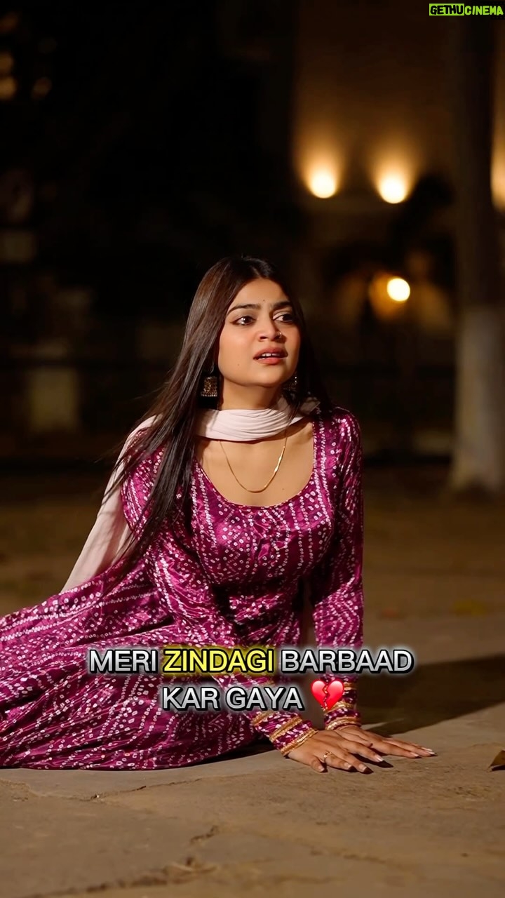 Amisha - 376.6K Likes - Es kadar nakli pyaar jtaya usne ki uske jane bad yakin hua nhi  ki chla kese gaya ❤️‍🩹 @__amisha17  @happy_singh_d1