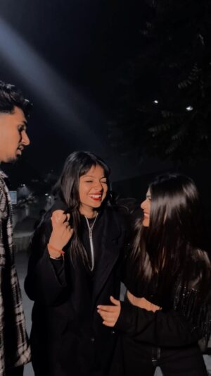 Amisha Instagram - Tag ur smart dost ❤️ @__amisha17  @happy_singh_d1