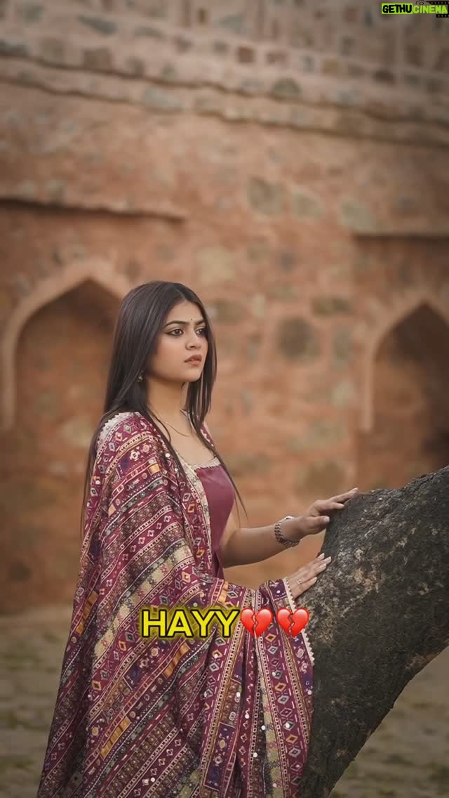 Amisha - 49.5K Likes - Women in love ❤️‍🩹 @__amisha17 

Camera-  @__karan.mehra