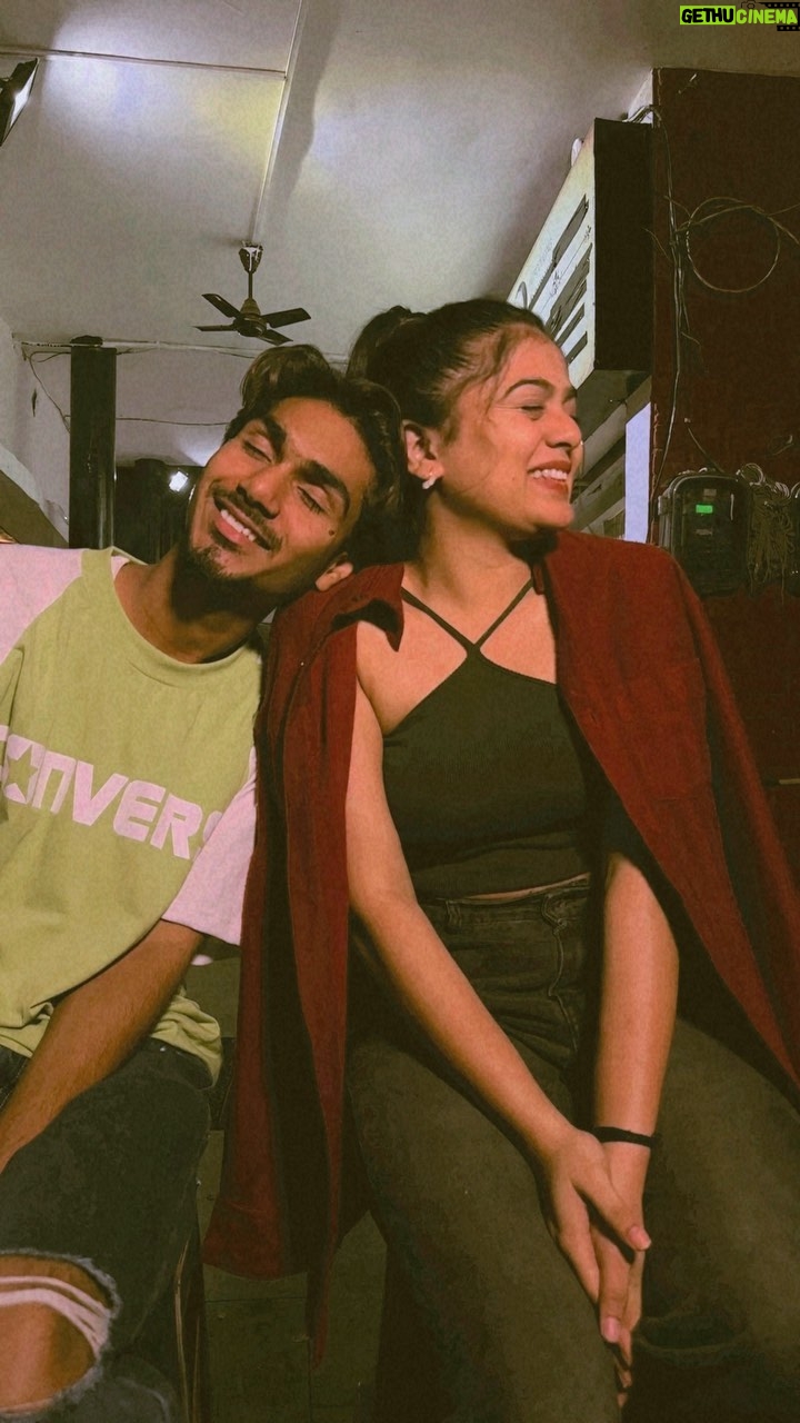 Amisha - 122.5K Likes - Just good vibes❤️✨ @__amisha17 @happy_singh_d1