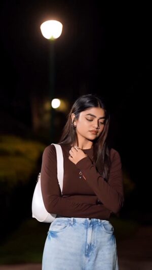 Amisha Instagram - Badalna bhi jaruri h ❤️‍🩹 @__amisha17