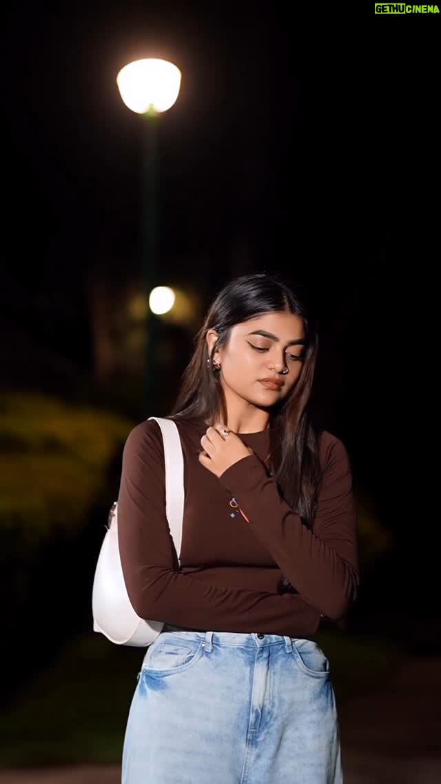 Amisha - 24.2K Likes - Badalna bhi jaruri h ❤️‍🩹 @__amisha17
