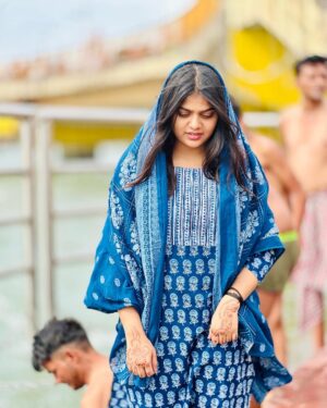 Amisha Instagram - Man pawan ho ganga me dube nahaye ✨🙏🏻 @__amisha17