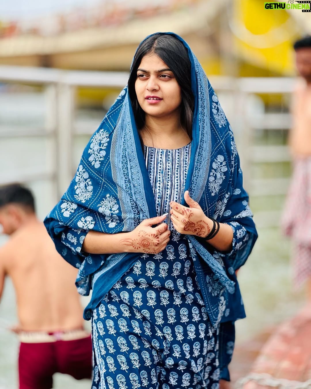 Amisha - 16.4K Likes - Man pawan ho ganga me dube nahaye ✨🙏🏻 @__amisha17