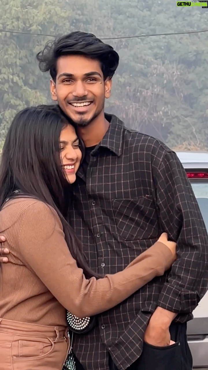 Amisha - 362.7K Likes - Meri khamoshi se bate sunle na ❤️ @__amisha17 @happy_singh_d1
