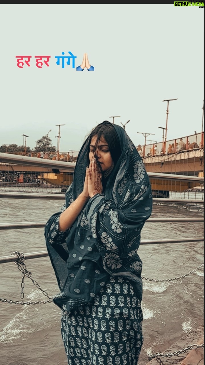 Amisha - 13.7K Likes - हर हर गंगे 🙏🏻❤️✨ @__amisha17 @daminichauhan_