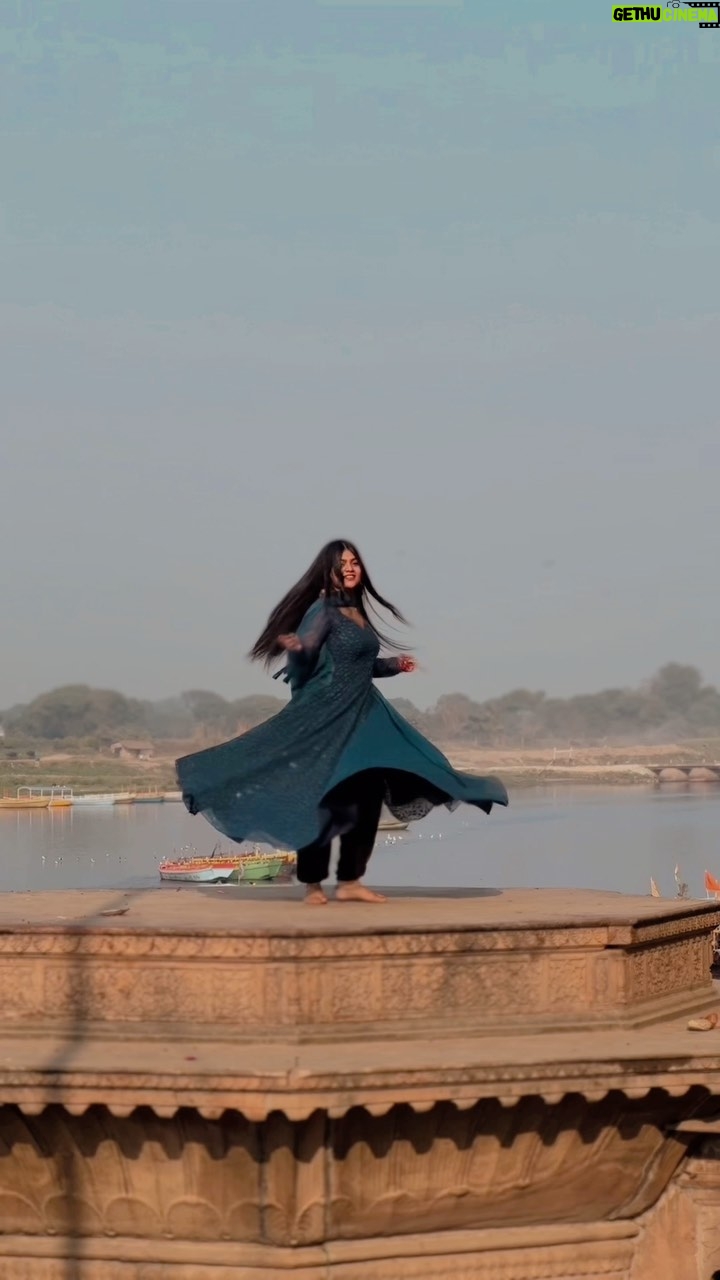 Amisha - 10.7K Likes - Radhe radhe 🙏🏻🦚✨ @__amisha17
