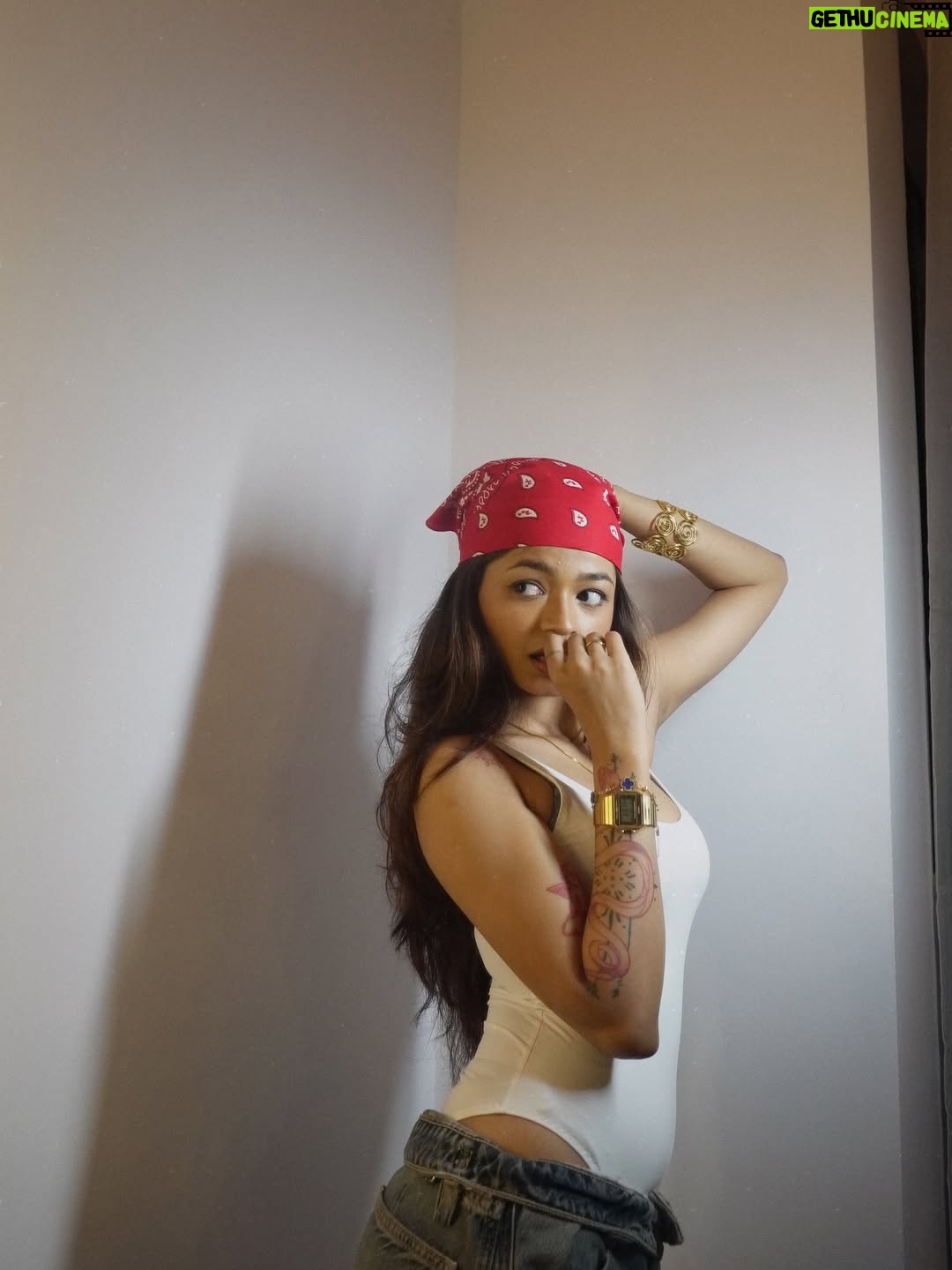 Amisha Mewada - 83.8K Likes - Arz Kiya Hai 🤍
.
.
.
#explore #fyp #love #anuvjain