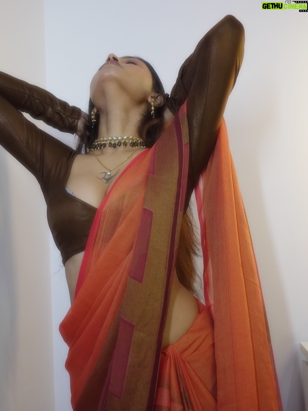 Amisha Mewada - 76.3K Likes - 🐦‍🔥🍁🏮
.
.
#explore #trend #love
