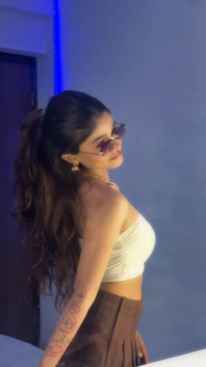 Amisha Mewada Instagram - Supreme 💣✨
.
.
.
#reel #supreme #explore #trend