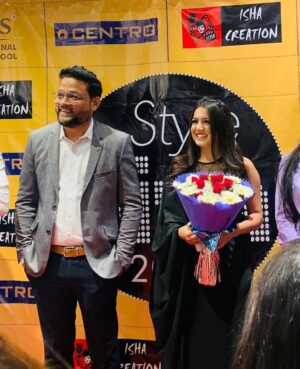 Amisha Sharma Instagram - It gives me immense pleasure to be a part of this Style Diva Contest & I feel greatly honoured. Thankyou so much @isha_creation for inviting me as a chief guest 😇❤️