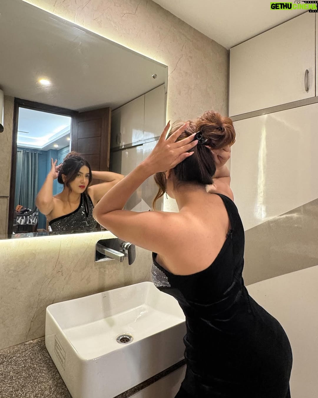 Amisha Sharma - 2.9K Likes - 🤍🤍🤍