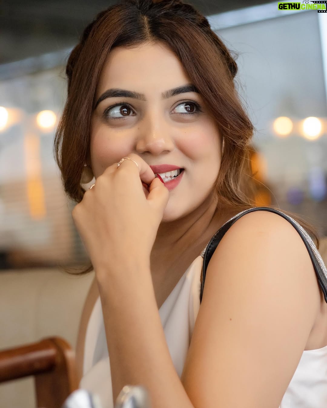 Amisha Sharma - 24.4K Likes - 🤍