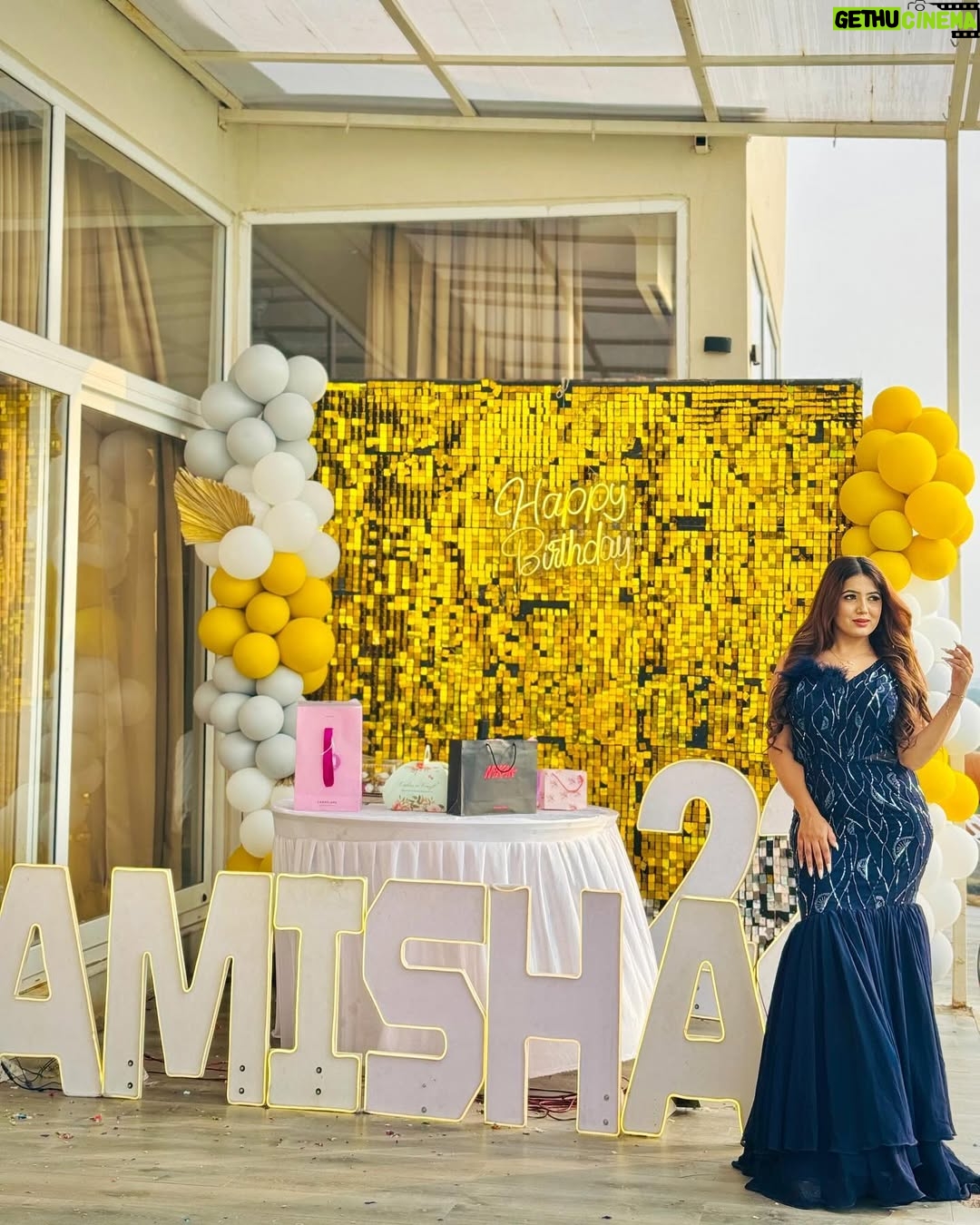 Amisha Sharma - 2K Likes - Cheers to 22🥂
24.10