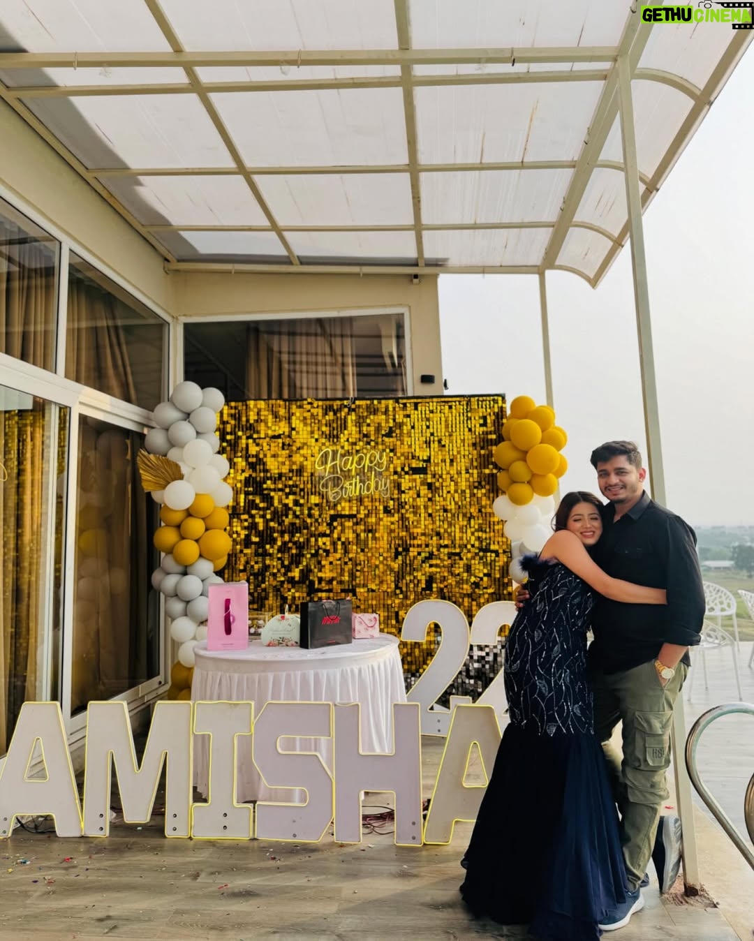 Amisha Sharma - 2K Likes - Cheers to 22🥂
24.10