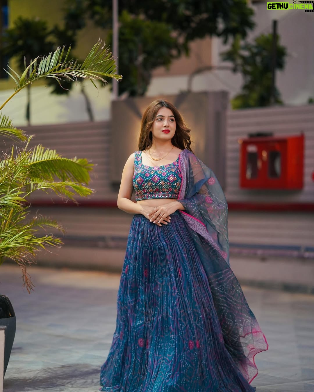 Amisha Sharma - 11K Likes - 💙