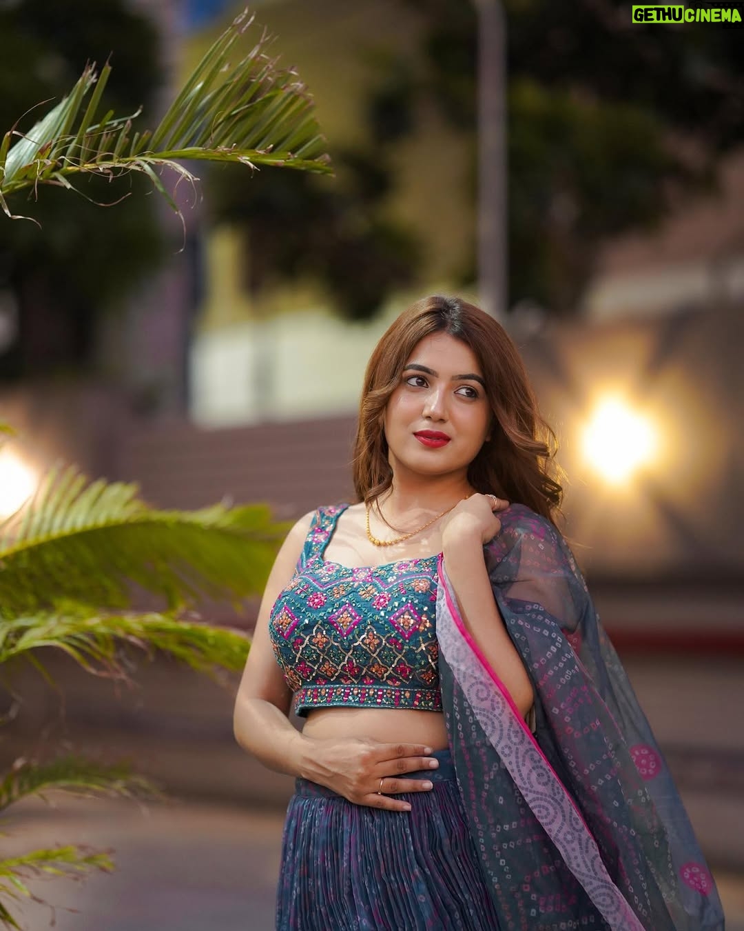 Amisha Sharma - 11K Likes - 💙