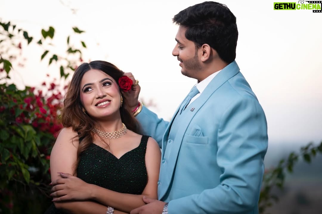 Amisha Sharma - 3K Likes - 11.02.2024-♾️
365 days of being the happiest Fiancée ❤️
Cheers to many more 🥂
@adv_shivam_lonkar

@glowupwithanamika @glowupwithanamikaa 
📷 @samphotoexpert