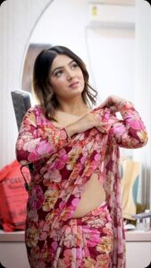 Actress Amisha Sharma HD Photos and Wallpapers November 2024