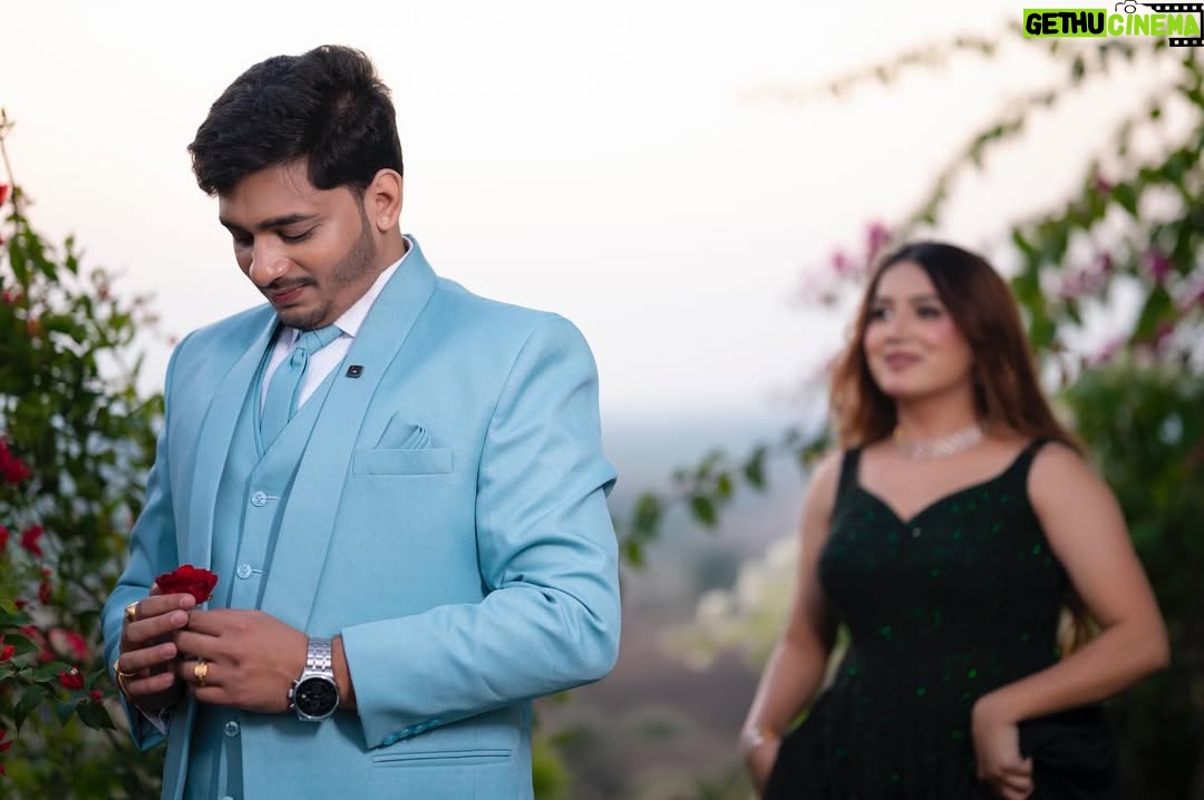Amisha Sharma - 3K Likes - 11.02.2024-♾️
365 days of being the happiest Fiancée ❤️
Cheers to many more 🥂
@adv_shivam_lonkar

@glowupwithanamika @glowupwithanamikaa 
📷 @samphotoexpert