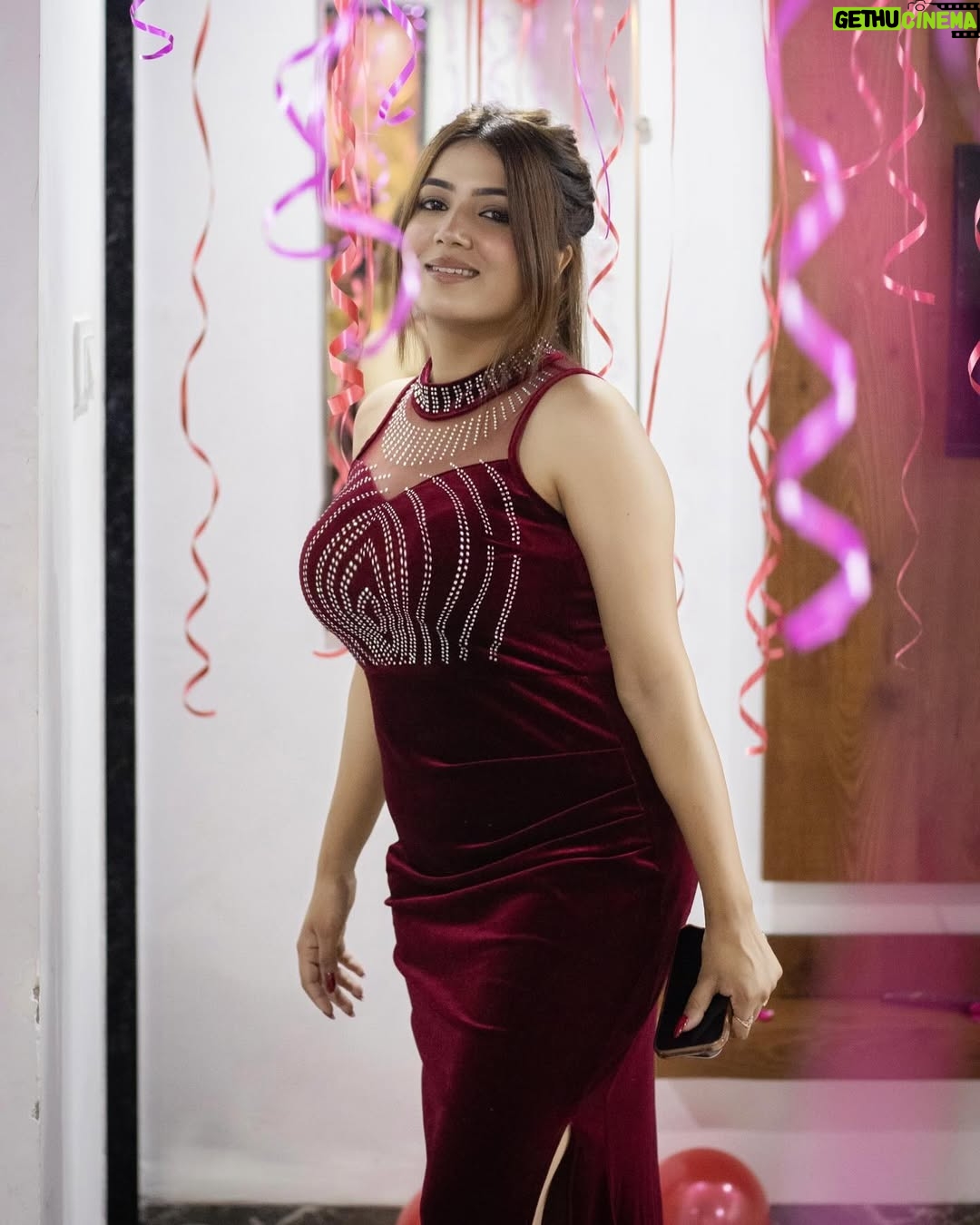 Amisha Sharma - 7.6K Likes - here to dominate🤍