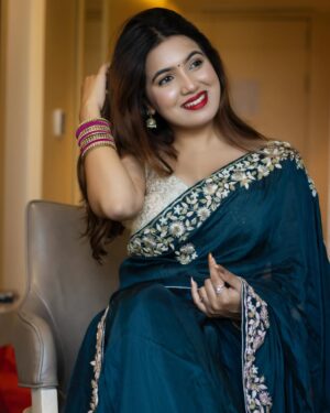 Amisha Sharma Instagram - ❤️